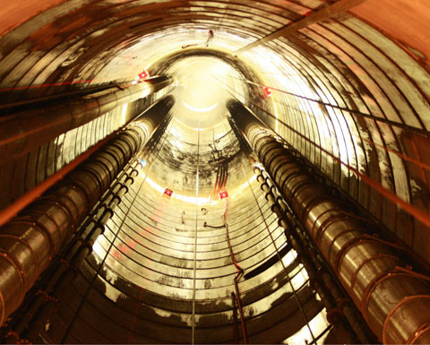 Fig.12-27　View from inside of the Main Shaft: upward perspective