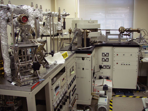 Fig.2-13　Noble-gas mass spectrometer for K-Ar dating