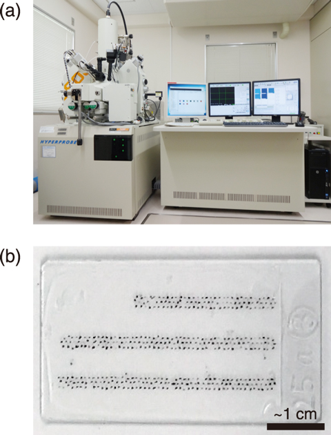 Fig.8-21  Electron probe microanalyzer (EPMA) and a prepared sample
