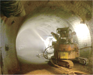 深度250 mの調査坑道における低アルカリ性セメントの施工試験